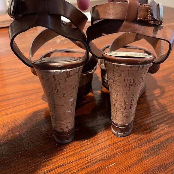 Brown wedges, gently worn, open to all offers! - Picture 4 of 5